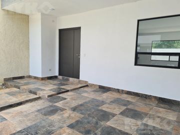 Casa - Fraccionamiento Altares Residencial
