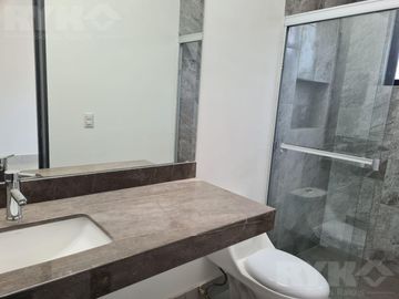 Casa - Fraccionamiento Altares Residencial