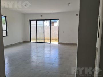 Casa - Fraccionamiento Altares Residencial