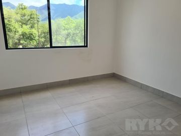 Casa - Fraccionamiento Altares Residencial