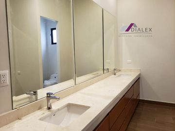 La Joya Privada Residencial -CARRETERA NACIONAL- Casa en Venta Monterrey Zona Sur