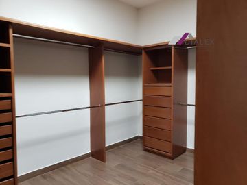 La Joya Privada Residencial -CARRETERA NACIONAL- Casa en Venta Monterrey Zona Sur