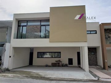 La Joya Privada Residencial -CARRETERA NACIONAL- Casa en Venta Monterrey Zona Sur