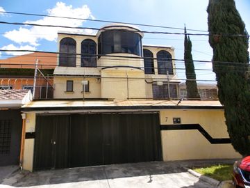 Casa en venta en Ciudad Satélite, Naucalpan, Edo. Méx.