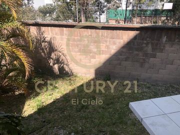 CASA EN VENTA - CLUSTER 10 10 10 EN LOMAS DE ANGELOPOLIS