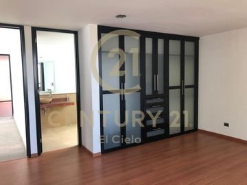 CASA EN VENTA - CLUSTER 10 10 10 EN LOMAS DE ANGELOPOLIS