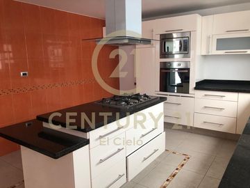 CASA EN VENTA - CLUSTER 10 10 10 EN LOMAS DE ANGELOPOLIS
