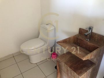 CASA EN VENTA - CLUSTER 10 10 10 EN LOMAS DE ANGELOPOLIS