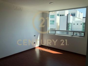 CASA EN VENTA - CLUSTER 10 10 10 EN LOMAS DE ANGELOPOLIS
