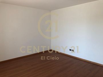 CASA EN VENTA - CLUSTER 10 10 10 EN LOMAS DE ANGELOPOLIS