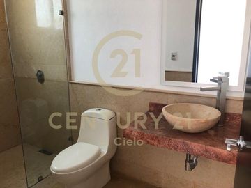 CASA EN VENTA - CLUSTER 10 10 10 EN LOMAS DE ANGELOPOLIS
