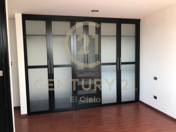 CASA EN VENTA - CLUSTER 10 10 10 EN LOMAS DE ANGELOPOLIS