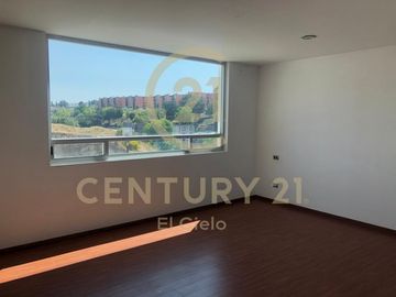 CASA EN VENTA - CLUSTER 10 10 10 EN LOMAS DE ANGELOPOLIS