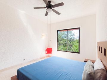 Luxury Penthouse 3-Bedroom with Rooftop