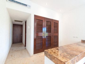 Luxury Penthouse 3-Bedroom with Rooftop