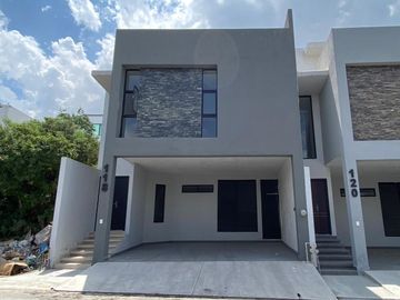 Casa en venta en Cumbres Elite Premier, privada Pirineos