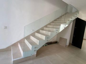 Casa en venta en Cumbres Elite Premier, privada Pirineos