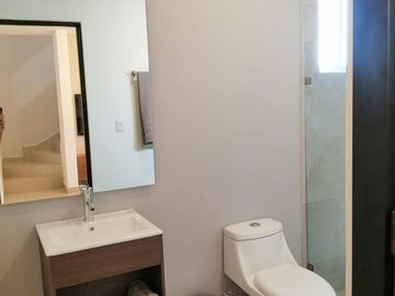 CASA EN VENTA ZONA APODACA