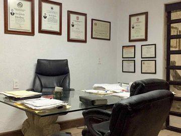 CASA U OFICINA EN VENTA CERRO DEL TESORO TLAQUEPAQUE
