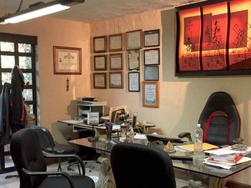 CASA U OFICINA EN VENTA CERRO DEL TESORO TLAQUEPAQUE