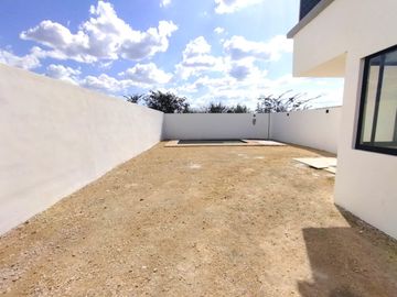Casa en Praderas de mayab, 3 Rec. y alberca