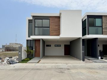 Casa en Preventa Punto Lomas