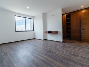 CASA EN VENTA NUEVA EN FRACCIONAMIENTO BOSQUES DE ZAVALETA