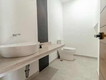 CASA EN VENTA NUEVA EN FRACCIONAMIENTO BOSQUES DE ZAVALETA