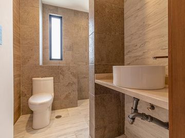 CASA EN VENTA NUEVA EN FRACCIONAMIENTO BOSQUES DE ZAVALETA