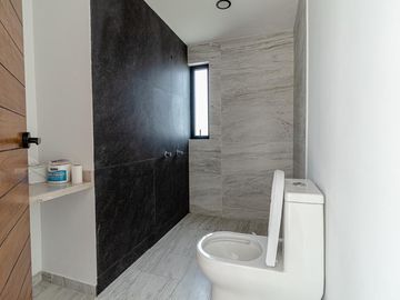 CASA EN VENTA NUEVA EN FRACCIONAMIENTO BOSQUES DE ZAVALETA