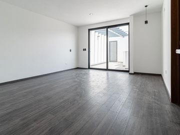 CASA EN VENTA NUEVA EN FRACCIONAMIENTO BOSQUES DE ZAVALETA