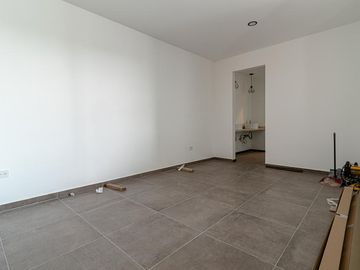 CASA EN VENTA NUEVA EN FRACCIONAMIENTO BOSQUES DE ZAVALETA