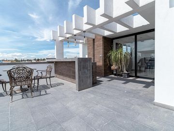 CASA EN VENTA NUEVA EN FRACCIONAMIENTO BOSQUES DE ZAVALETA