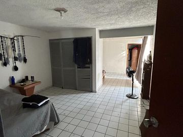 Casa en venta para remodelacion cercana a Plaza del Sol