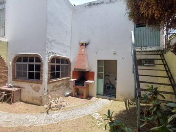 Casa en venta para remodelacion cercana a Plaza del Sol