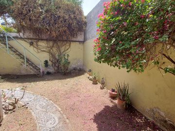 Casa en venta para remodelacion cercana a Plaza del Sol