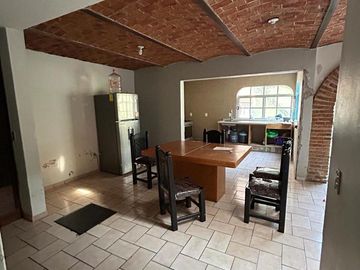 Casa en venta para remodelacion cercana a Plaza del Sol