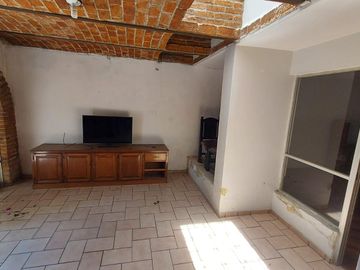 Casa en venta para remodelacion cercana a Plaza del Sol