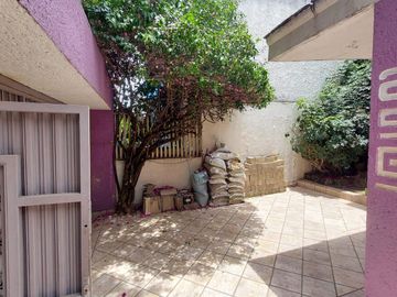 Casa en venta para remodelacion cercana a Plaza del Sol