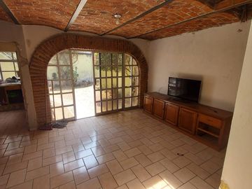 Casa en venta para remodelacion cercana a Plaza del Sol