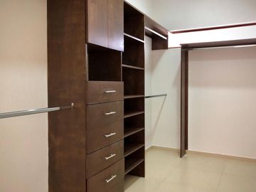 CASA EN VENTA O RENTA EN FRACC.  HACIENDA DEL ORO,  SAN AGUSTIN