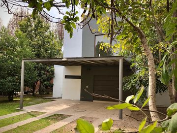 CASA EN VENTA O RENTA EN FRACC.  HACIENDA DEL ORO,  SAN AGUSTIN