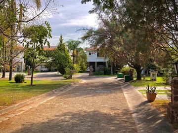 CASA EN VENTA O RENTA EN FRACC.  HACIENDA DEL ORO,  SAN AGUSTIN