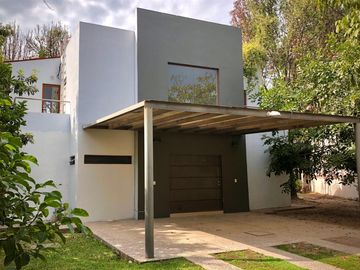 CASA EN VENTA O RENTA EN FRACC.  HACIENDA DEL ORO,  SAN AGUSTIN