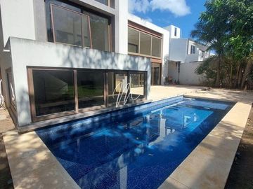 Casa en venta en Cancun Residencial Campestre