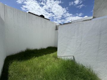 CASA EN VENTA EN JARDINES DE SANTIAGO, PUEBLA, CERCA A CU BUAP