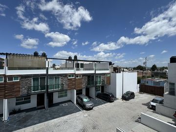CASA EN VENTA EN JARDINES DE SANTIAGO, PUEBLA, CERCA A CU BUAP
