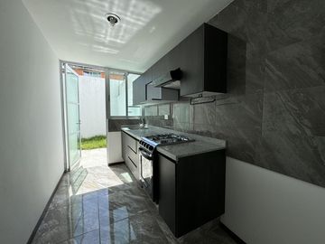 CASA EN VENTA EN JARDINES DE SANTIAGO, PUEBLA, CERCA A CU BUAP
