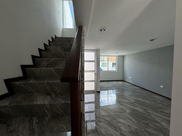 CASA EN VENTA EN JARDINES DE SANTIAGO, PUEBLA, CERCA A CU BUAP