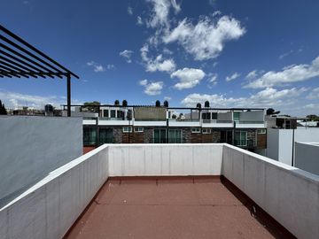 CASA EN VENTA EN JARDINES DE SANTIAGO, PUEBLA, CERCA A CU BUAP